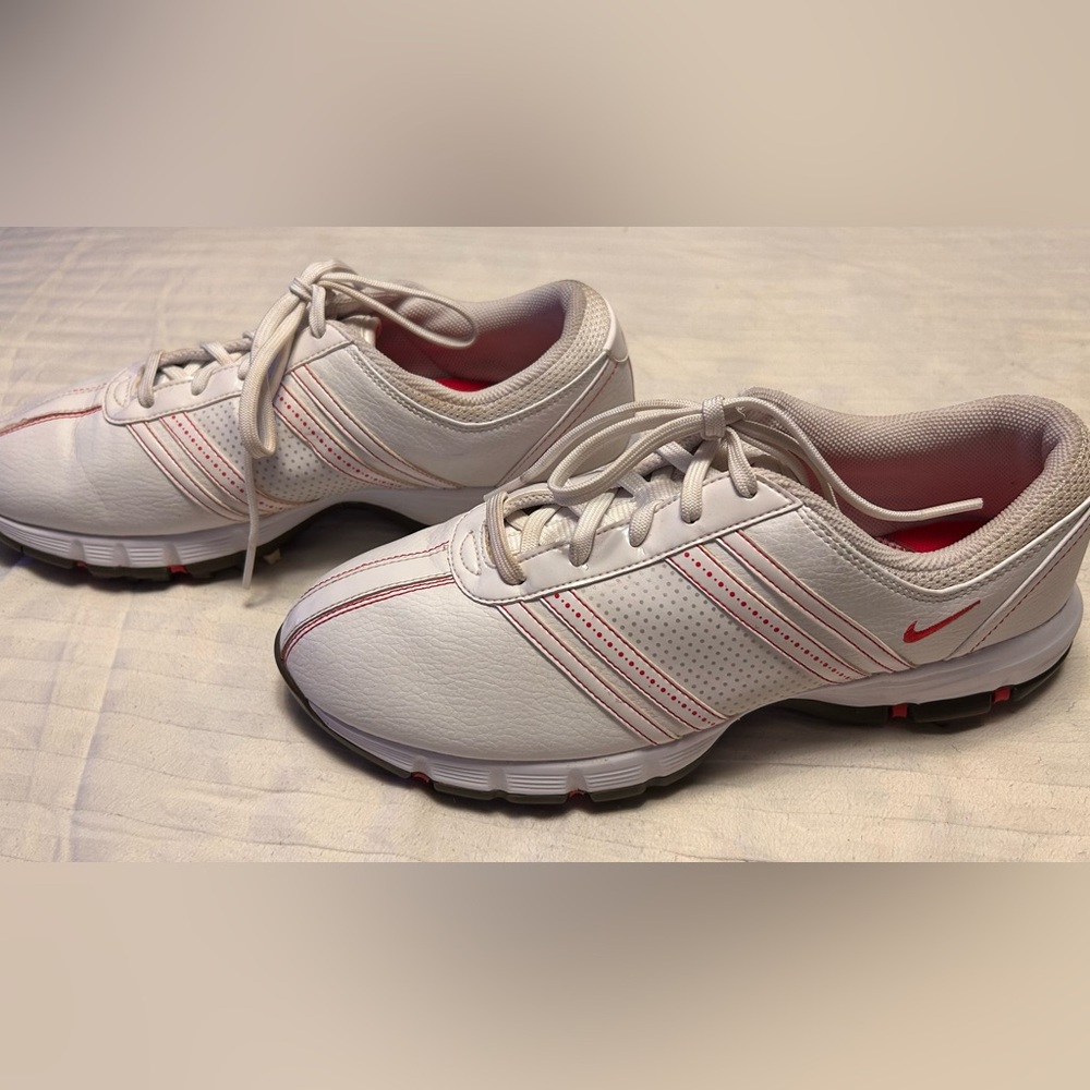 Nike women’s golf shoe size 8.5